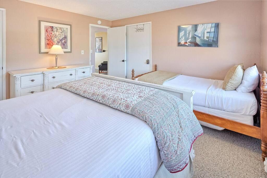Ocean View Village Condo With Trails To Beaches Тринидад Экстерьер фото